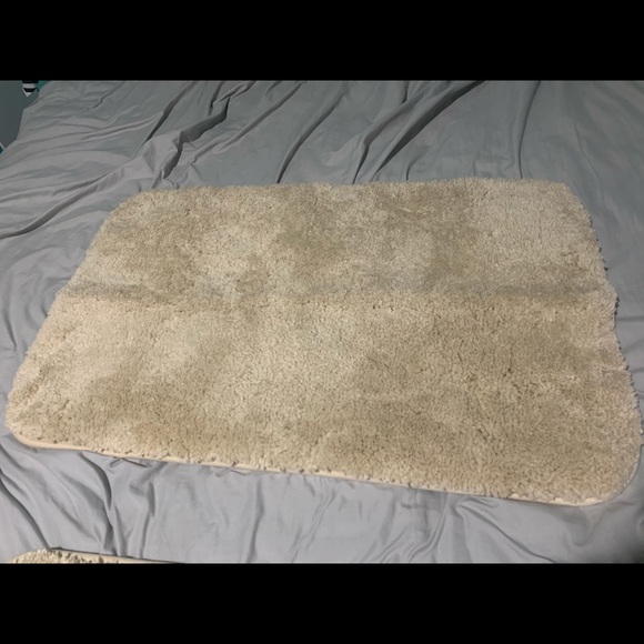 Bath Rug Set - Picture 2 of 6